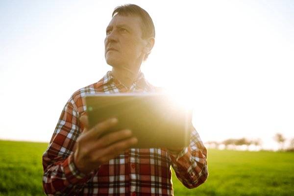 How Can UK Independent Coffee Shops Compete Against Large Chains?